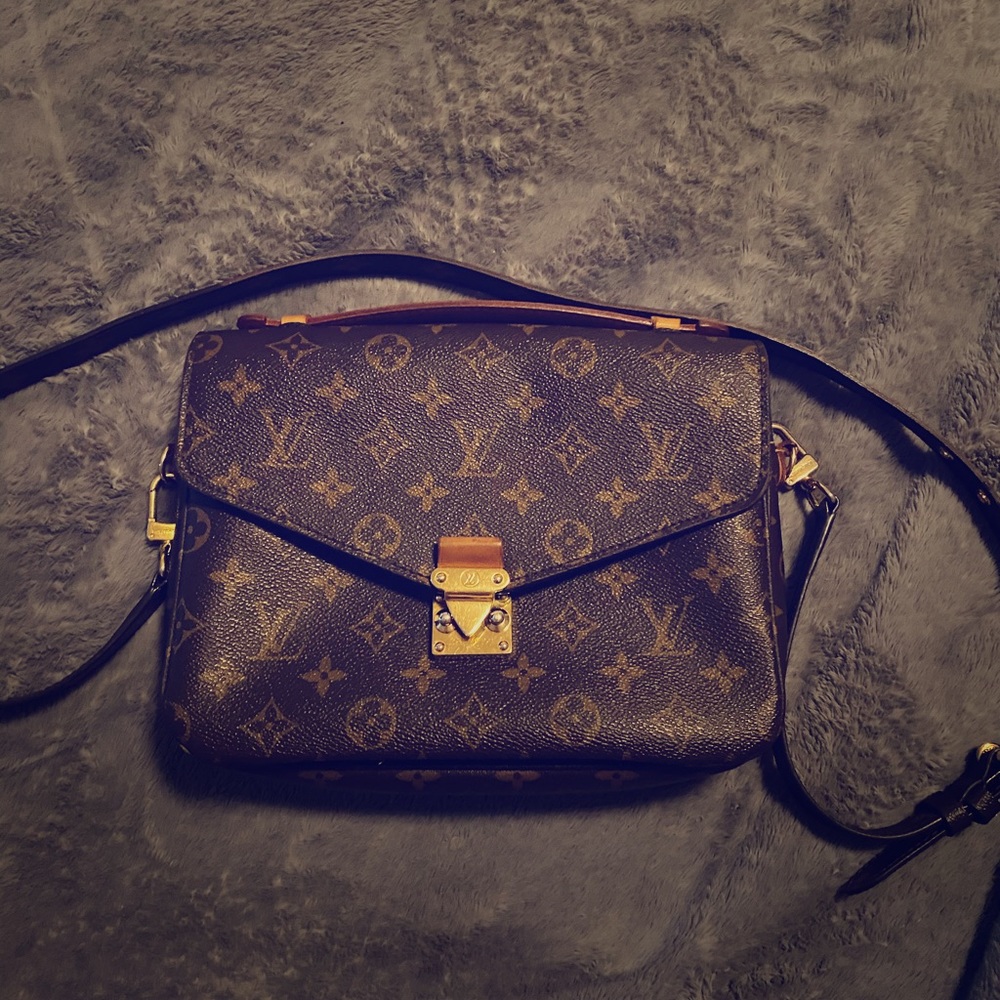 Louis Vuitton Métis authentic